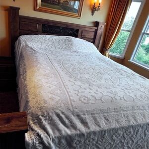 Vintage Fieldcrest Chenille Hobnail Bedspread Fringe Edges Edge Off White Cream